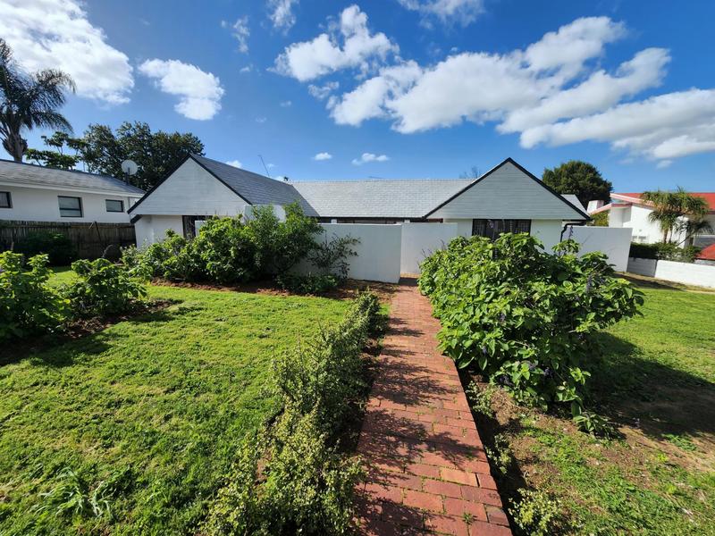 3 Bedroom Property for Sale in Bergzicht Western Cape